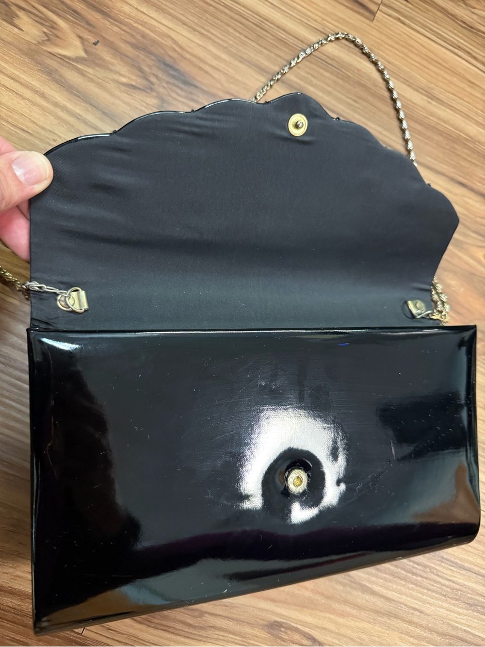 Black Patent Shell-Flap Formal Shoulder Bag with Gold Chain - Picture 4 of 9